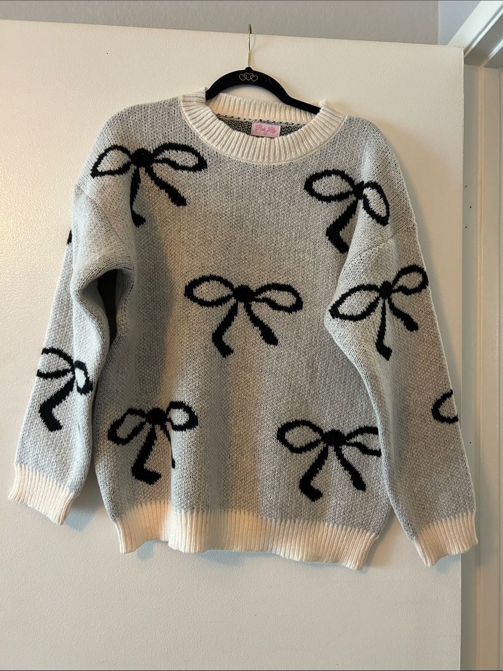 Pink Lily Bow Pattern Crewneck Sweater - Light Gray & Black
